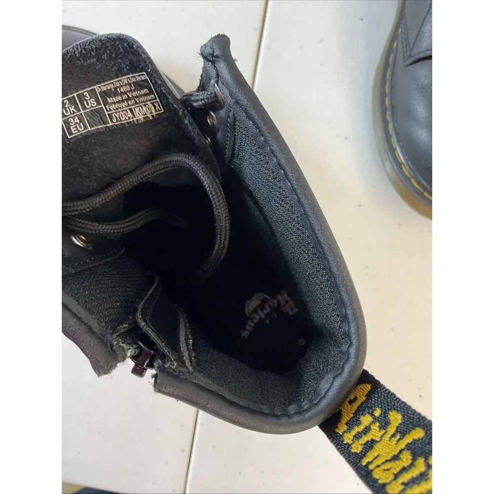 Dr. Martens ‎ Junior 1460 Black Leather 8 Eye Lace Up Boots Size 3